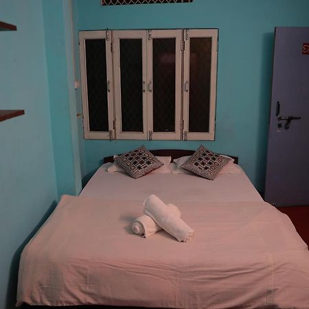 ורנאסי Good Vibes Hostel מראה חיצוני תמונה