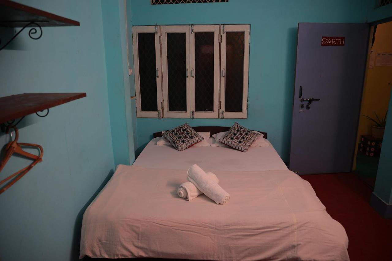 ורנאסי Good Vibes Hostel מראה חיצוני תמונה