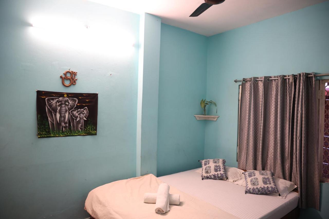 ורנאסי Good Vibes Hostel מראה חיצוני תמונה
