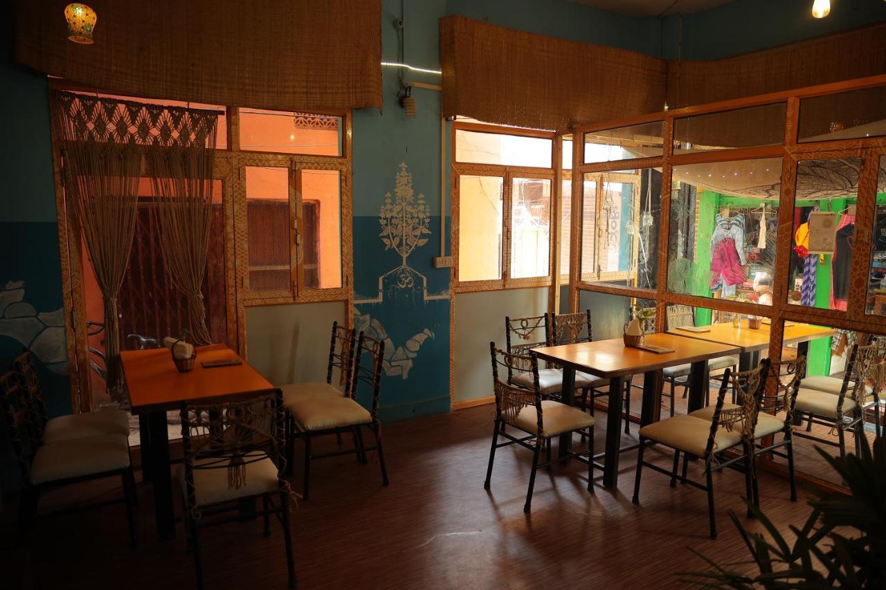 ורנאסי Good Vibes Hostel מראה חיצוני תמונה