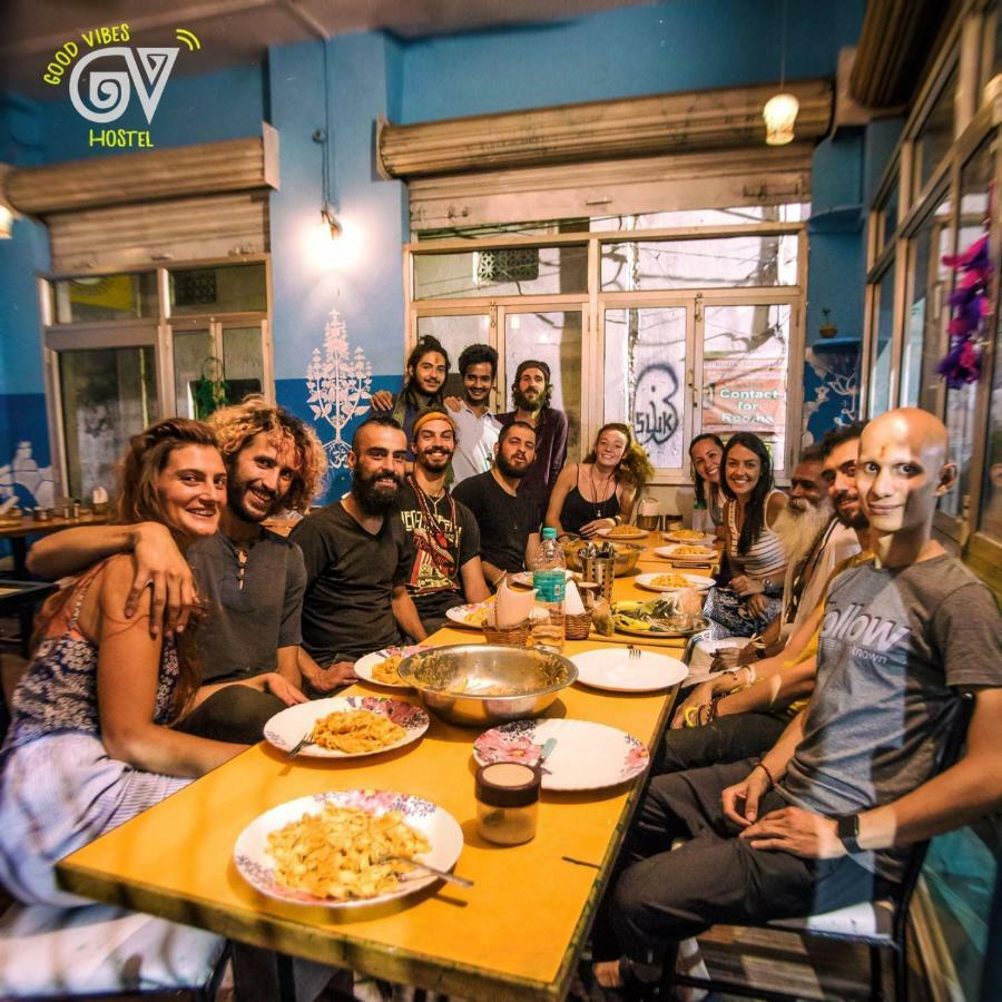ורנאסי Good Vibes Hostel מראה חיצוני תמונה